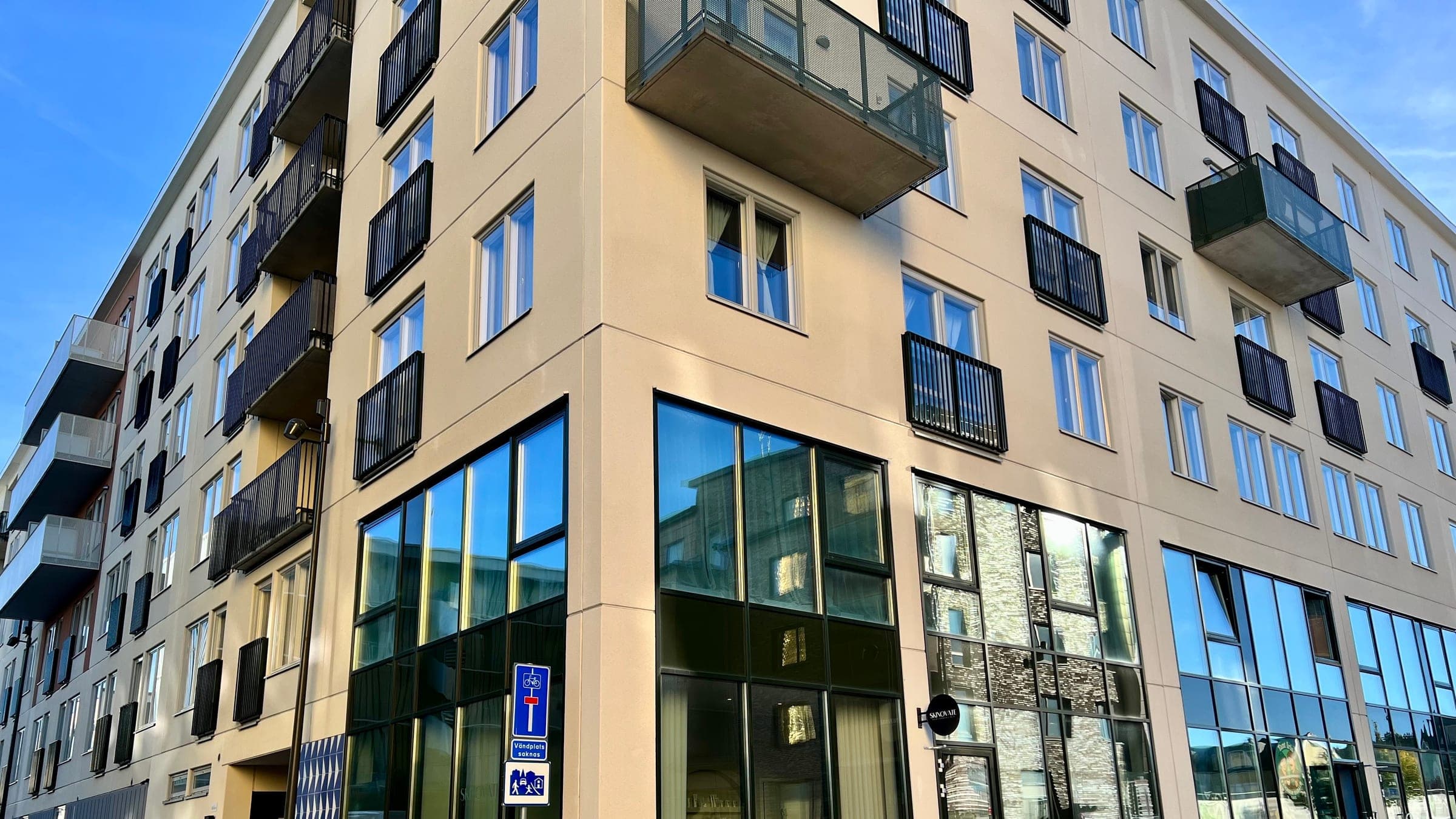 UniverCity in Upplands Väsby — facade with apartments and ground-floor retail